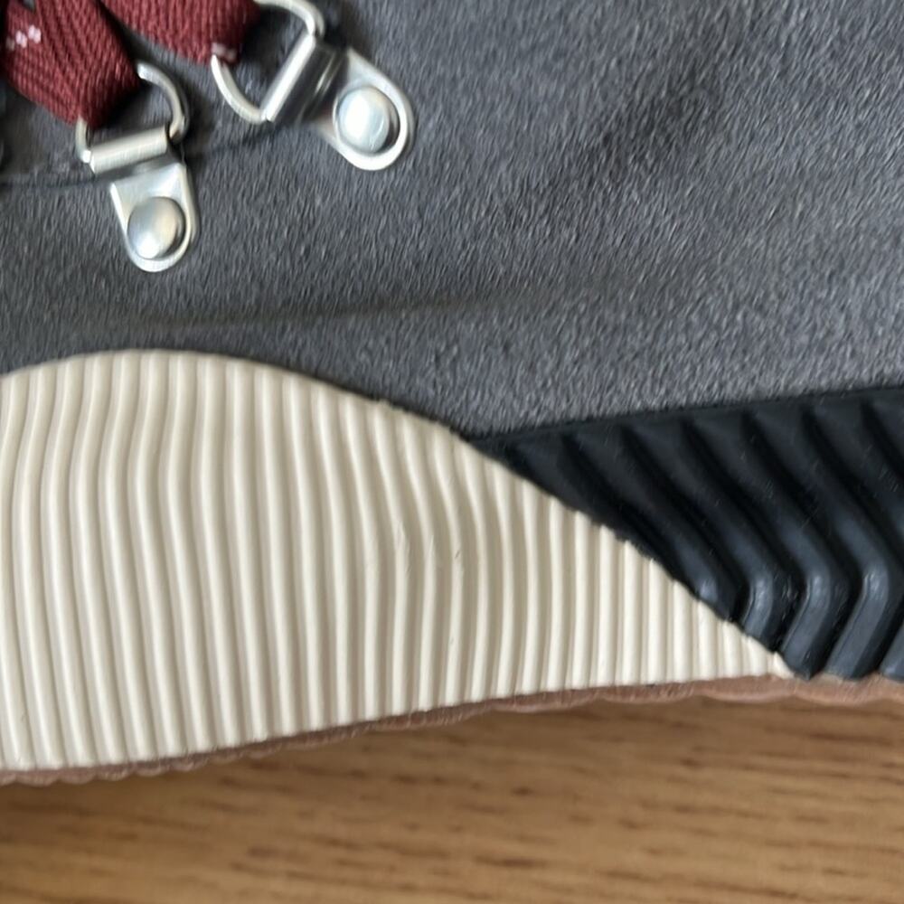 Sorel Gray and Red Ankle Boots - Picture 8 of 16